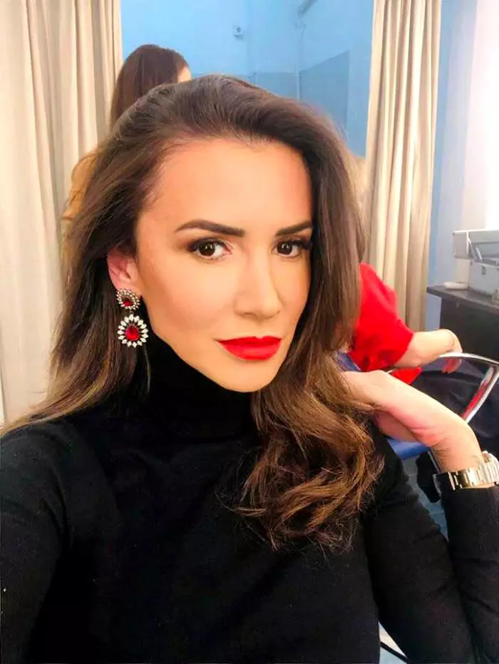 Cine-este-Mara-Banica-10