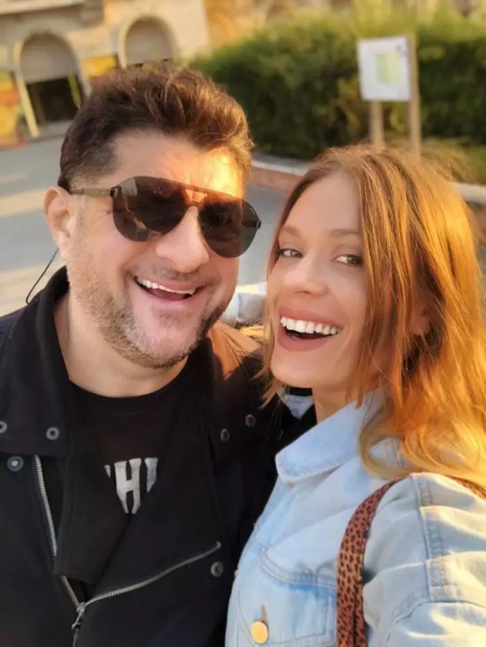 Tavi Colen și iubita lui, Emma Stefan