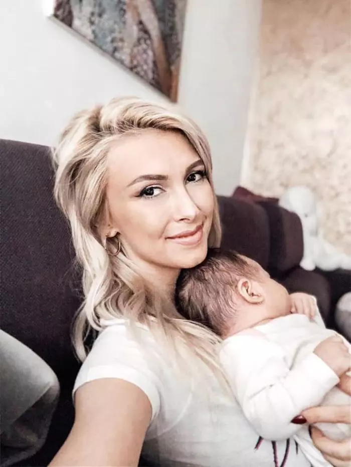 Andreea Balan pregătește botezul Micuței Clara