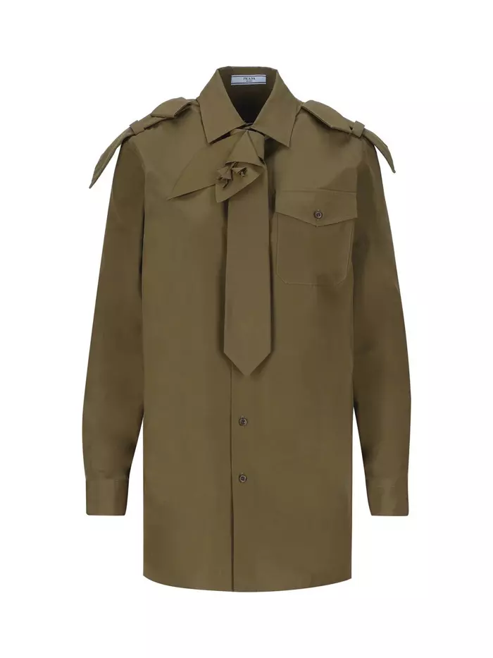 Cămașă din bumbac, Prada, 1.113,84 euro, www.cettire.com