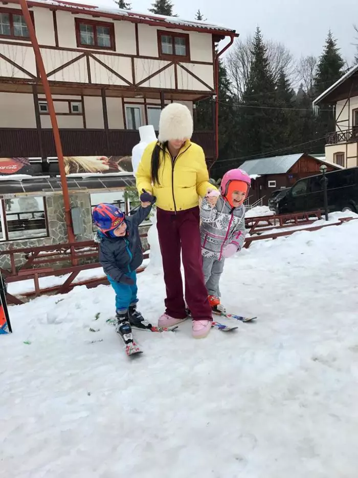 Elena Basescu este însărcinată în şase luni