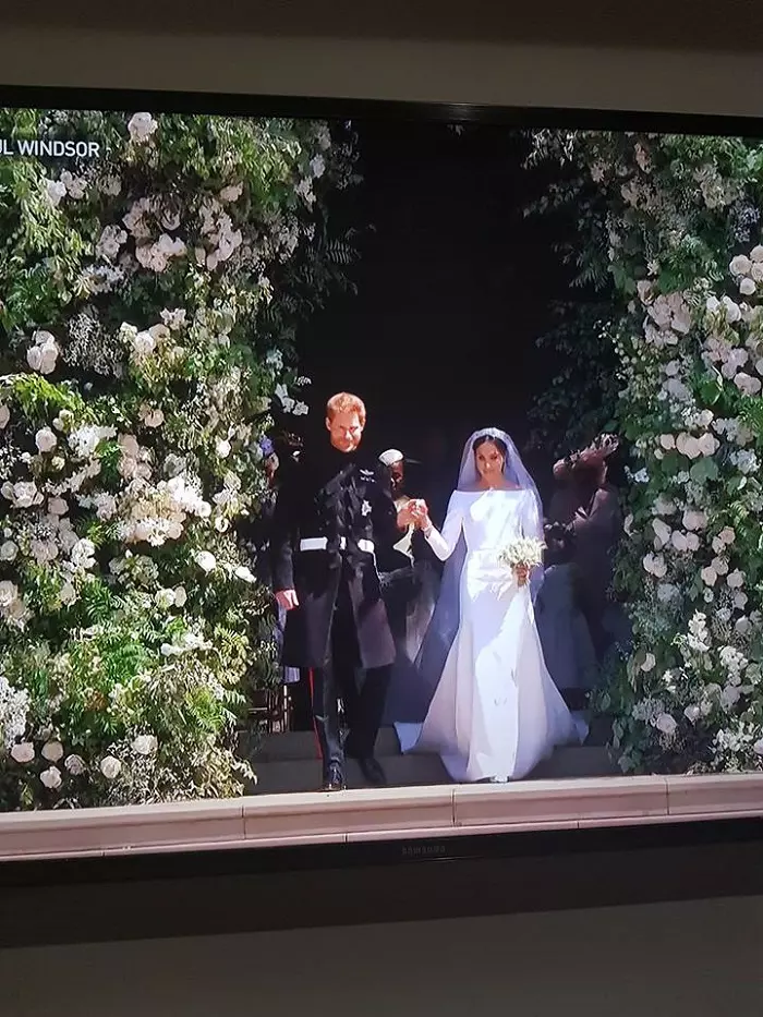 Primul sărut dintre Prințul Harry și Meghan Markle în calitate de soț și soție