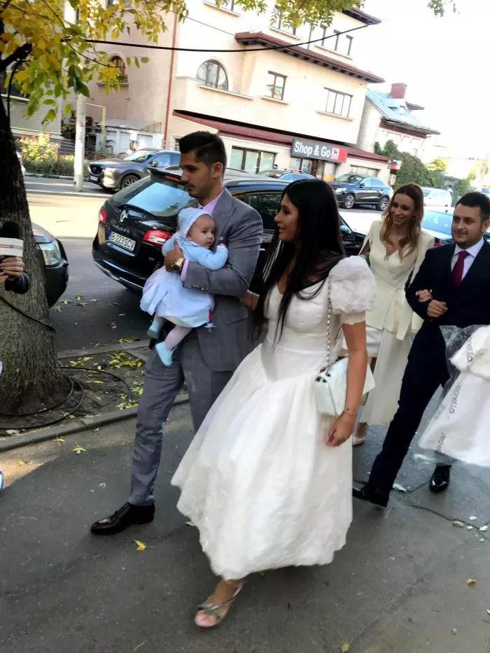 Elena Băsescu la botezul fiicei sale (3)