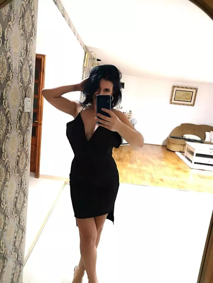 Mirela de la ”Insula iubirii” are afacere cu haine