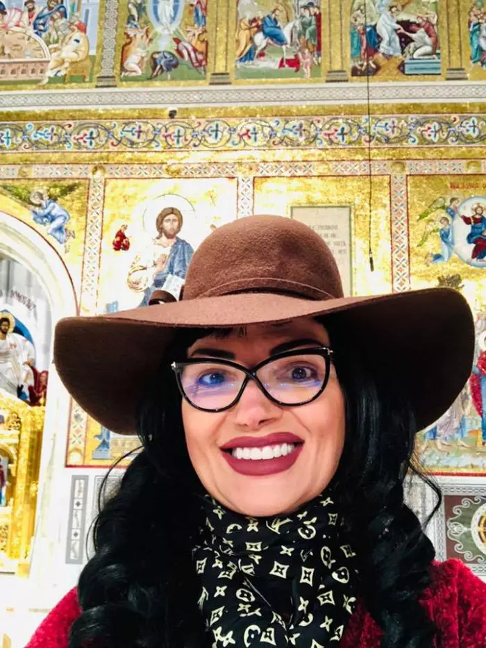 Ozana Barabancea la slujba de sfințire a Catedralei Mântuirii Neamului