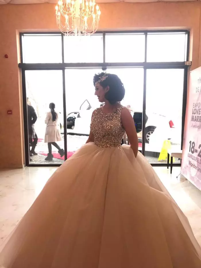 Mirela de la Insula iubirii a îmbrăcat rochia de mireasă