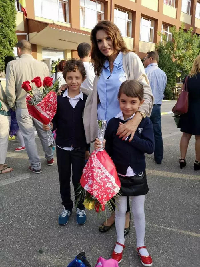 Cristina Spătar și cei doi copii