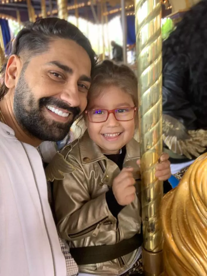 Primele poze cu Connect-R, Misha și Maya, fiica lor din vacanța petrecută la Disneyland