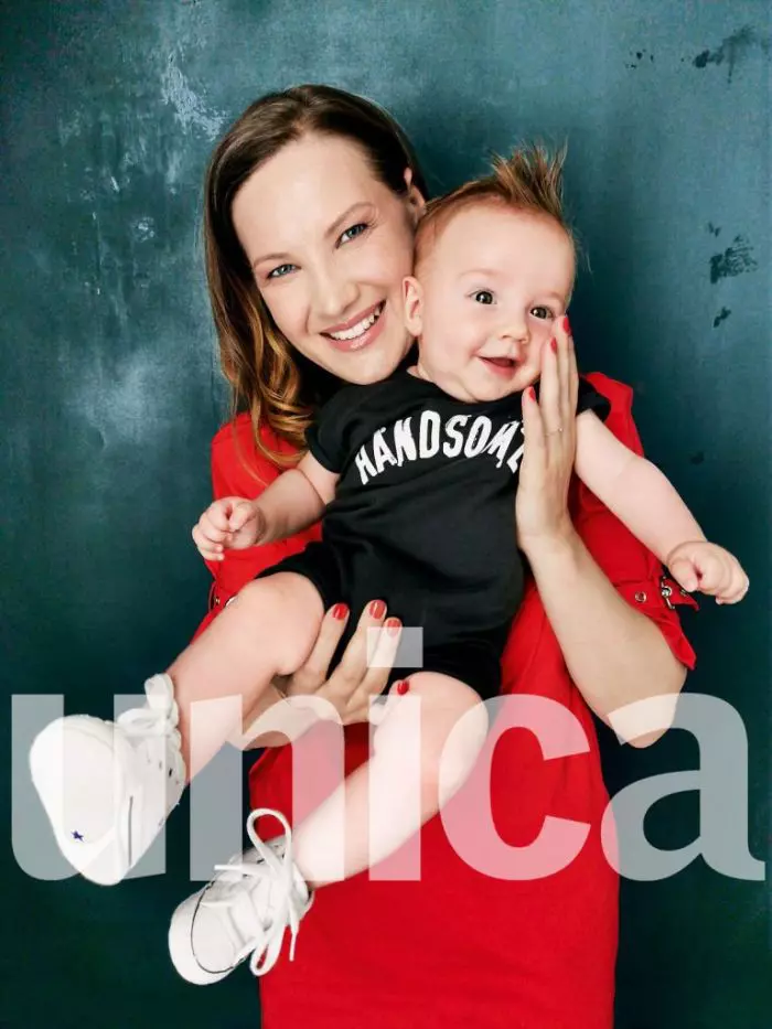 Melania Medeleanu și băiețelul ei, Radu