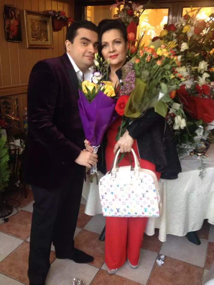 Cornelia Catanga și fiul ei, Alex, de 23 de ani