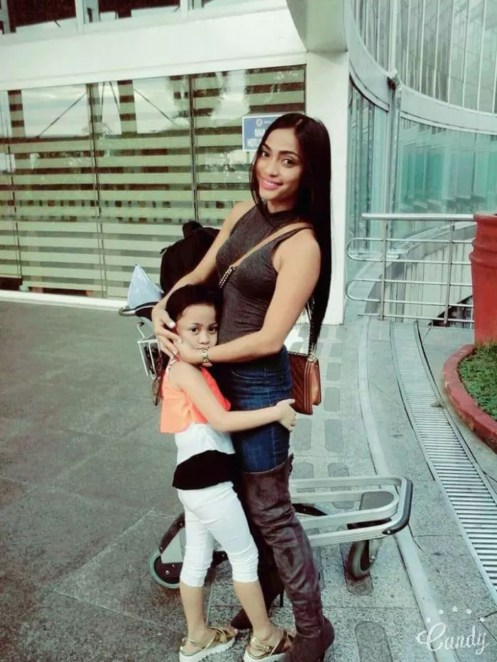 Bella Santiago și-a adus și fiica în România