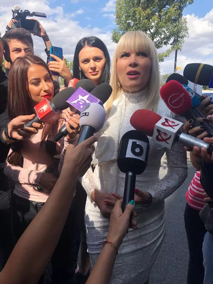 Primele imagini cu Elena Udrea, la botezul fiicei sale