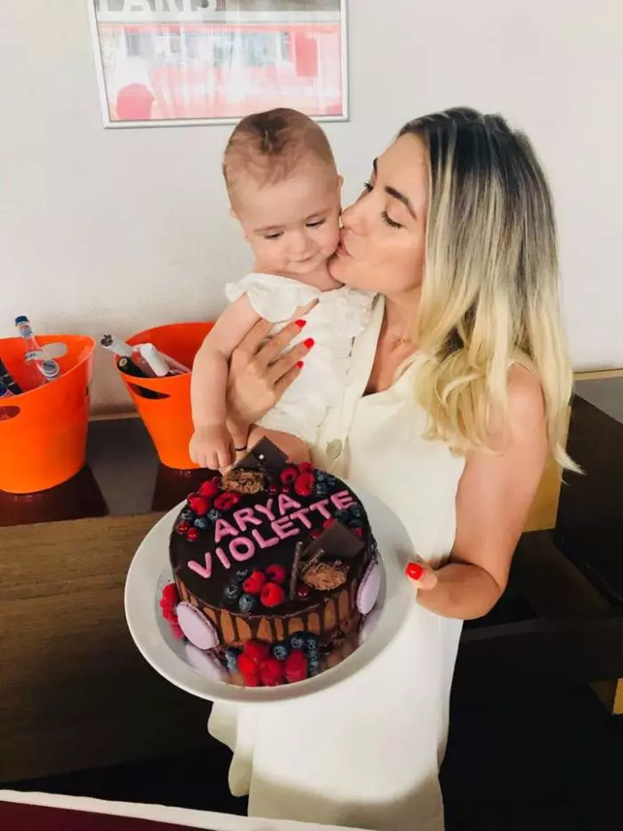 Misty și fiica ei, Arya