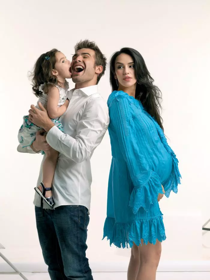 4Consuelo-si-Mutu-in-2008