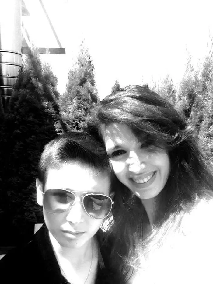 Alina Chivulescu și Mika