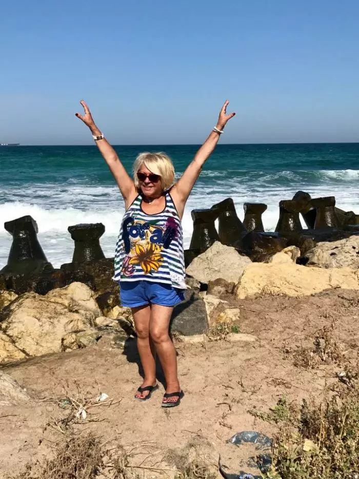 Mirabela-Dauer-a-vrut-sa-se-calugareasca