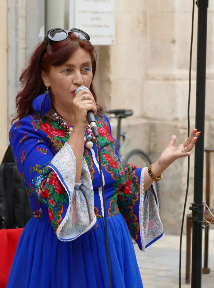 Rona Hartner se căsătorește