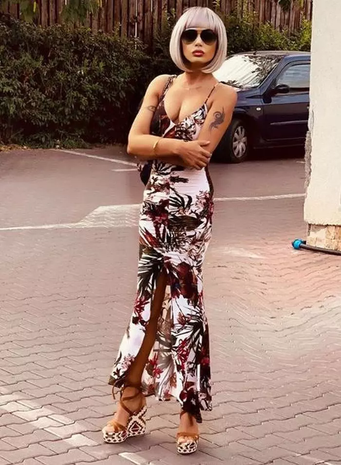 Oana Zăvoranu, blondă și cu părul scurt