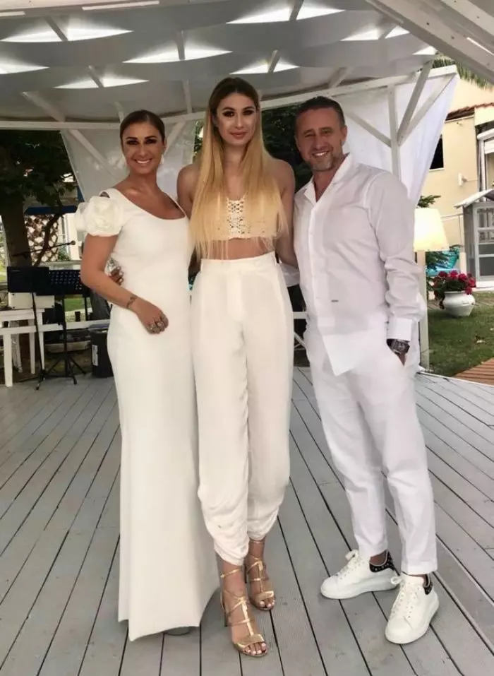 Anamaria Prodan, Laurentiu Reghecampf și Sarah
