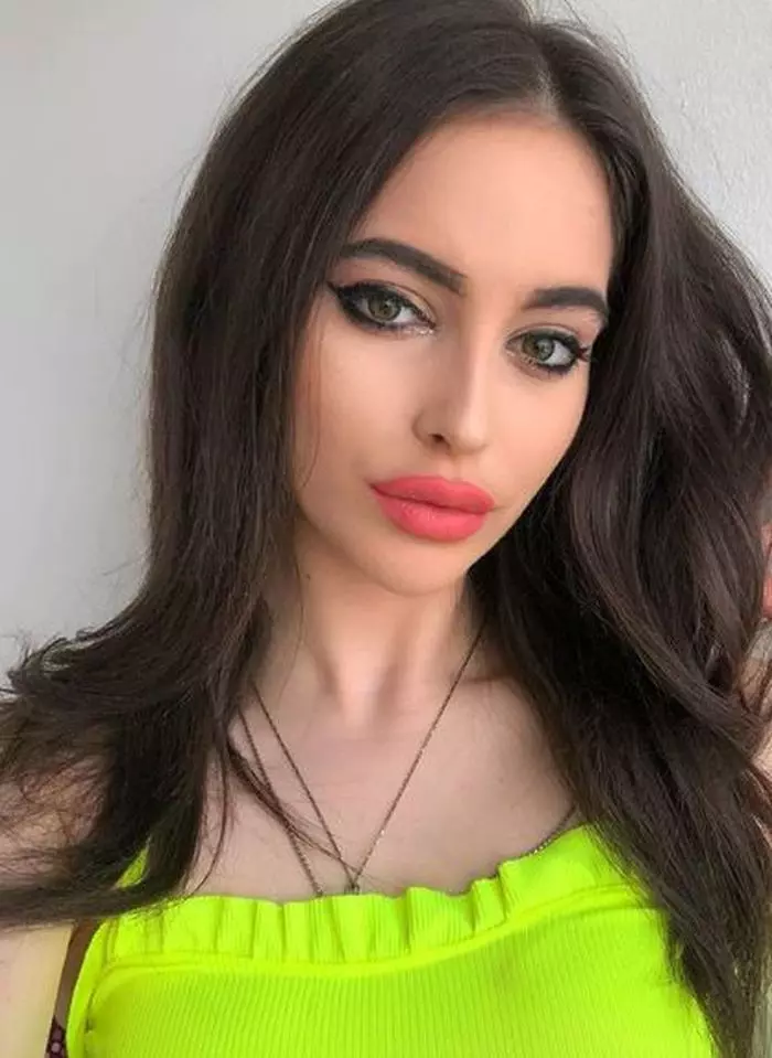 Eva fiica lui Andrei Zaharescu