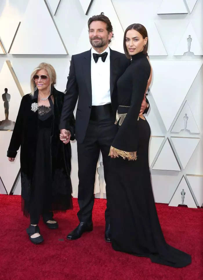 Oscar 2019 - Bradley Cooper a venit însoțit de partenera lui, Irina Shayk, și de mama lui, Gloria Campano.