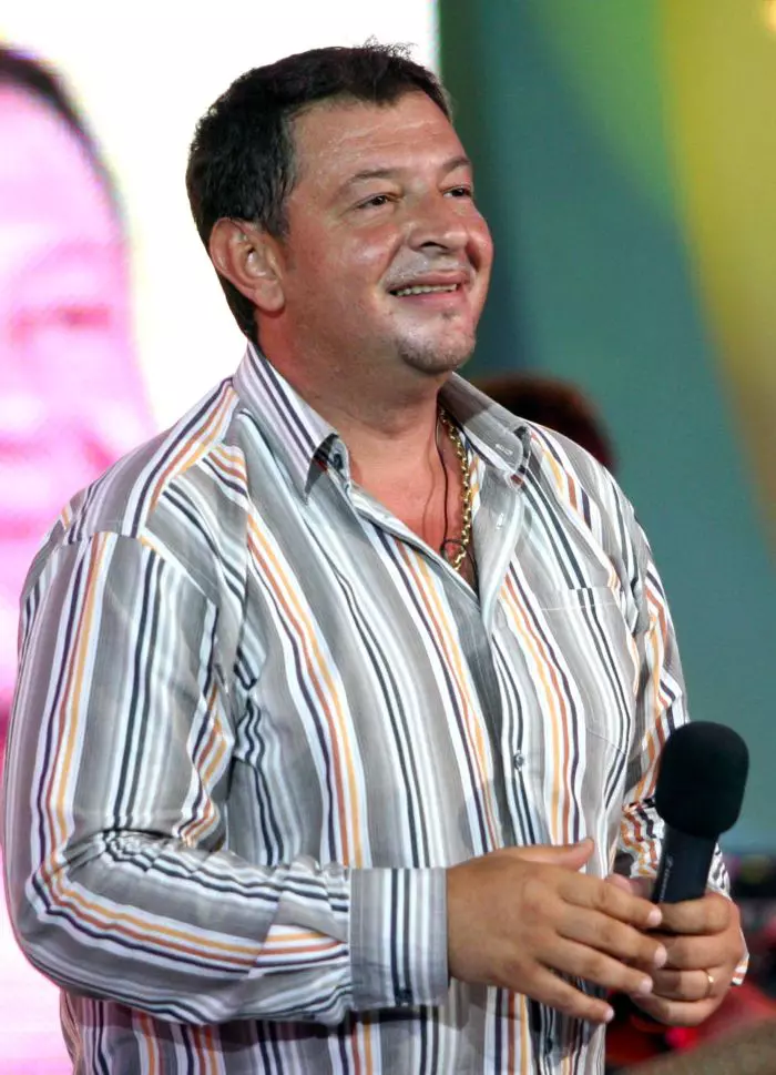 Bogdan Marin "Bodo", vocalistul trupei rock "Pro Consul", pe scena Festivalului  Mamaia 2005.