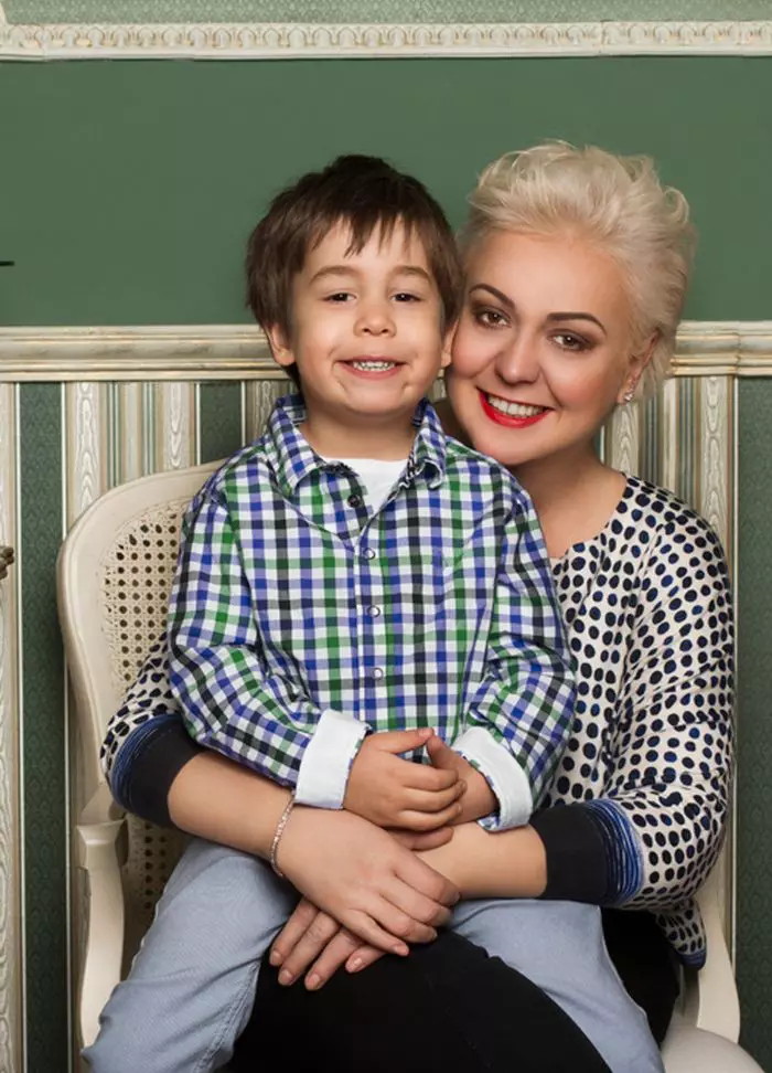 Monica Anghel și fiul ei, Aviv, într-o ședință foto pentru VIVA! acum câțiva ani