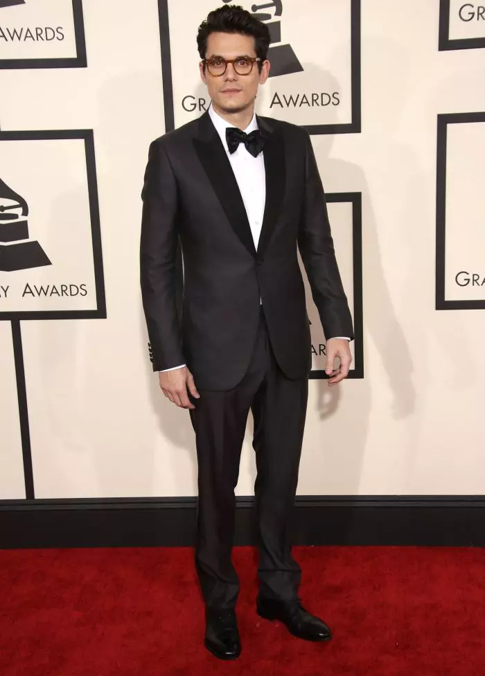 John Mayer spune că Jessica Simpson a fost pentru el ca un "napalm sexual".