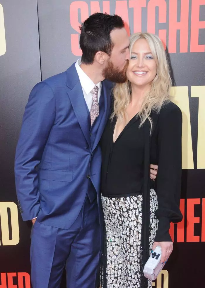 Danny Fujikawa și Kate Hudson la premiera filmului „Snatched”