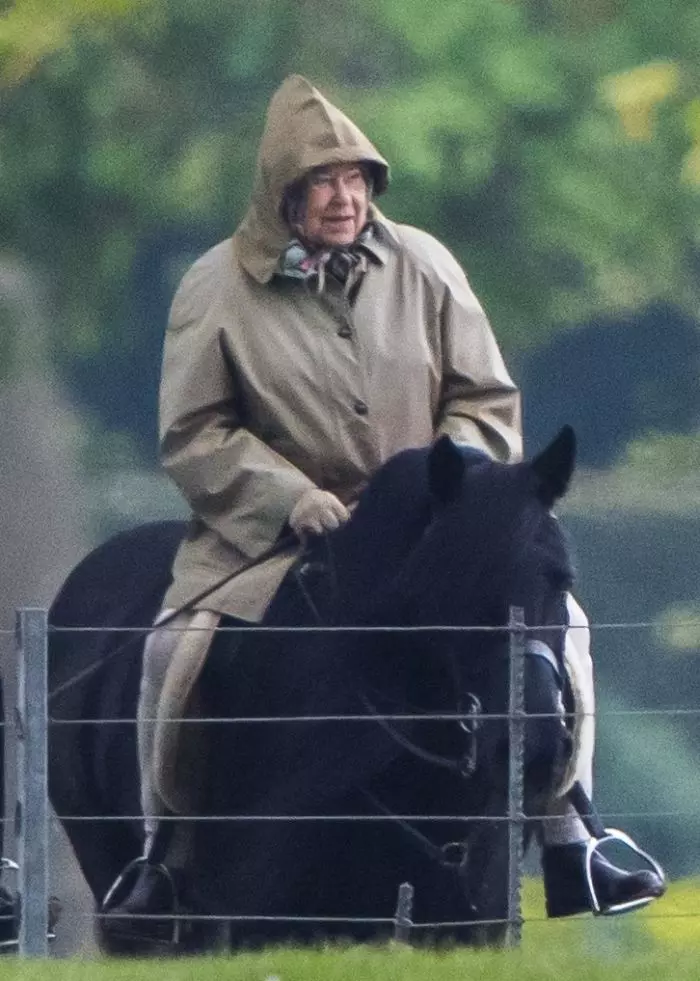 Regina Elisabeta are 91 de ani