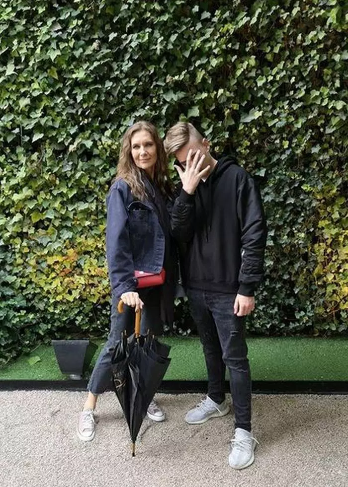 Romanița Iovan și-a dus copilul la Paris de ziua lui