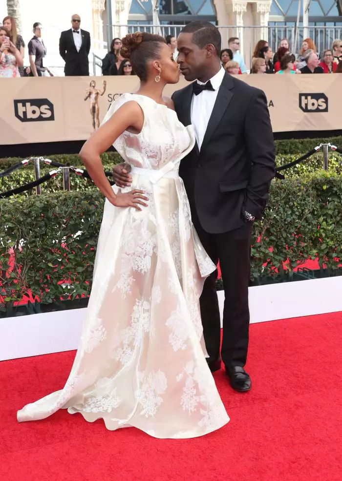 Ryan Michelle Bathe si Sterling K. Brown