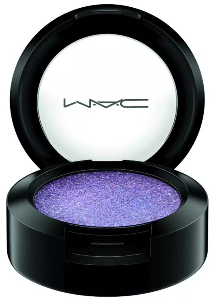Fard de ochi  Dazzleshadow,  nuan]a Feel the Fever,  96 lei, MAC
