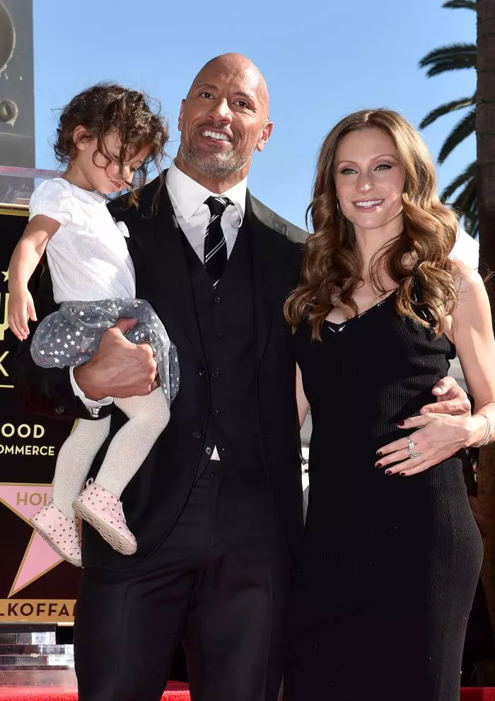 Dwayne Johnson și familia lui