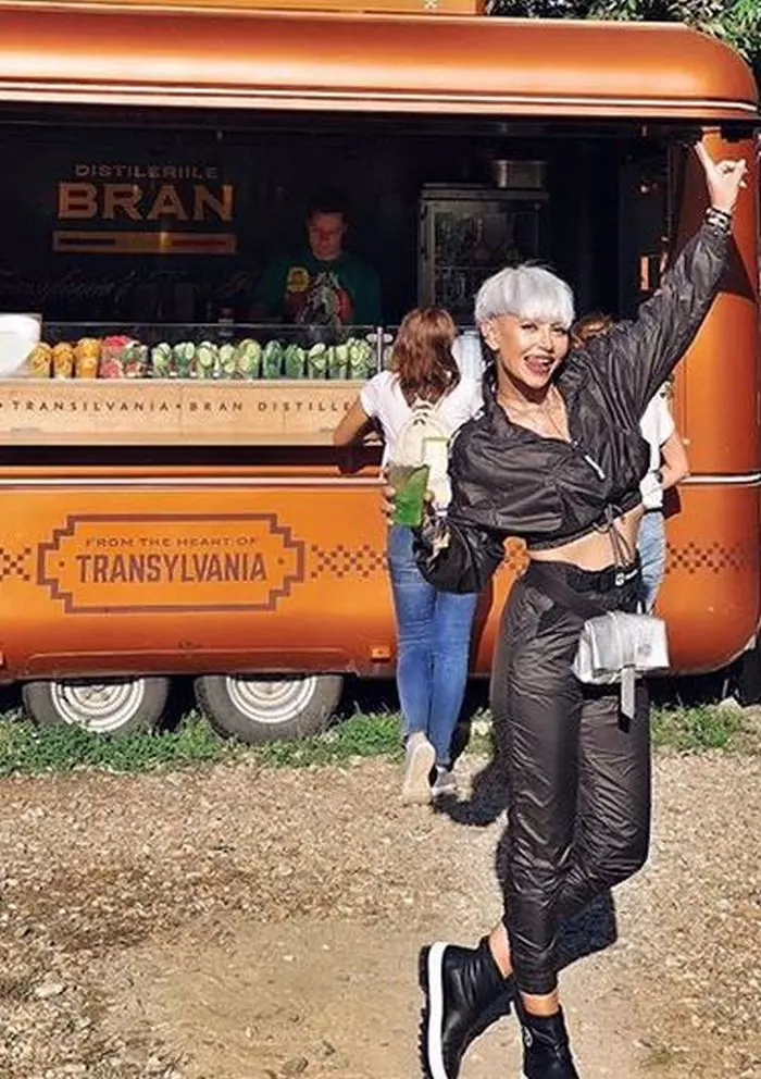 Giulia (ținută Belmonton)