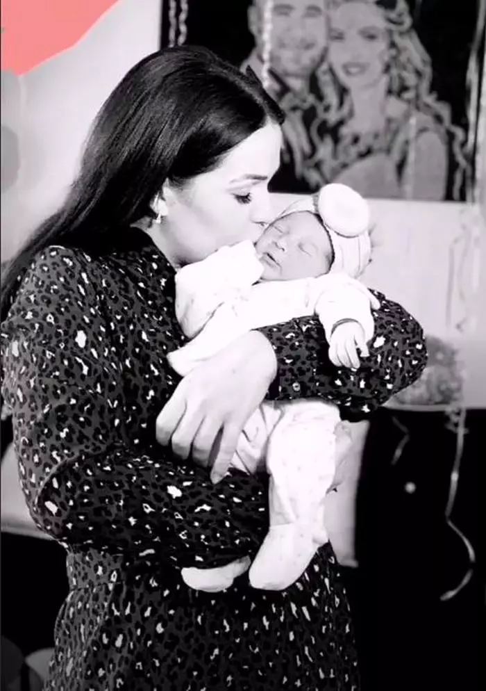 Deea Maxer și fetița ei