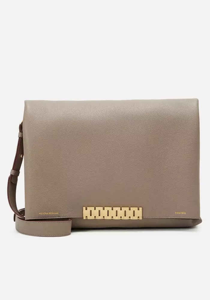 Geantă din piele, Victoria Beckham, 6.839 lei, www.zalando.ro