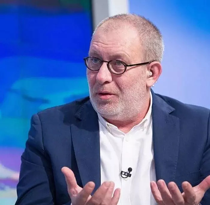 busuioc merge cu tramvaiul