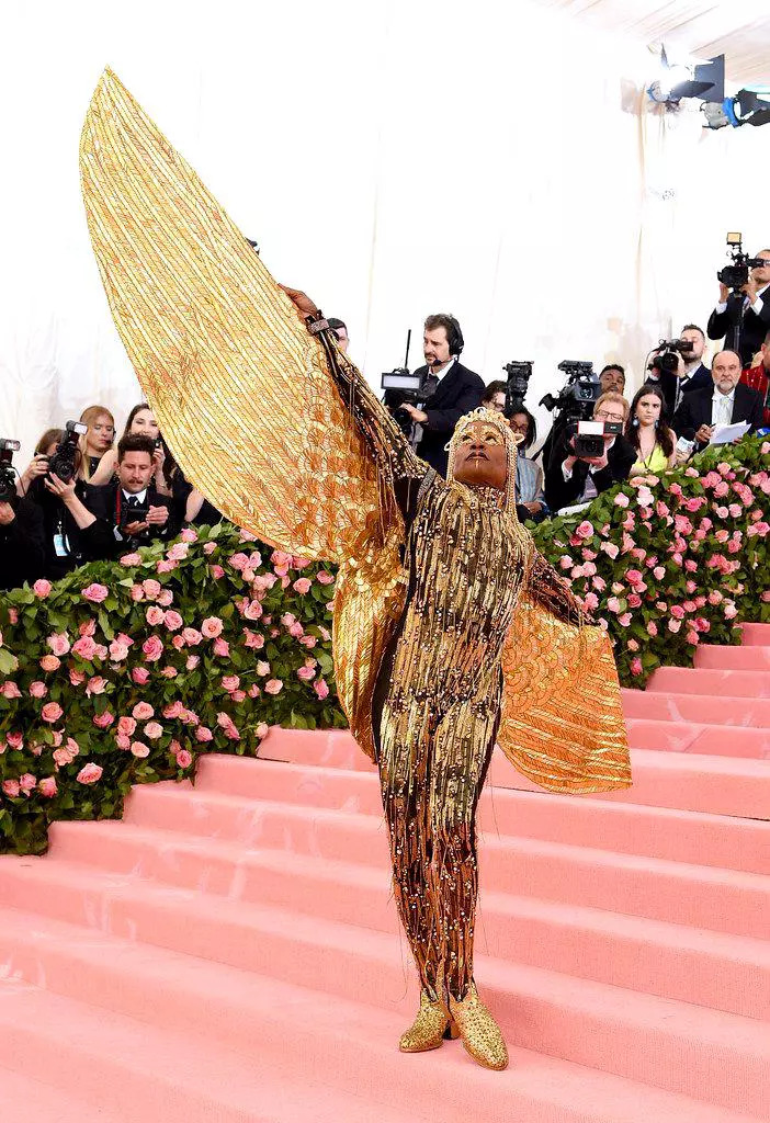 Billy Porter într-o ținută Blonds NY