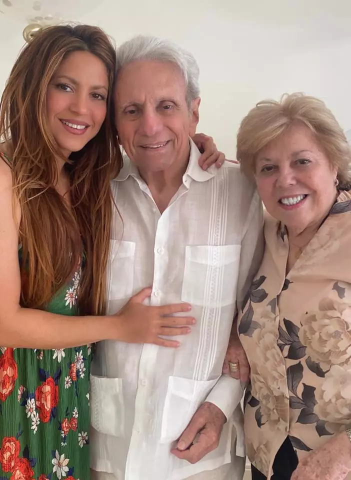 Shakira si parintii