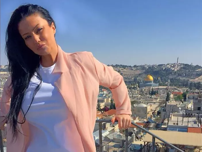 simona-sensual-s-a-casatorit-in-secret-hp