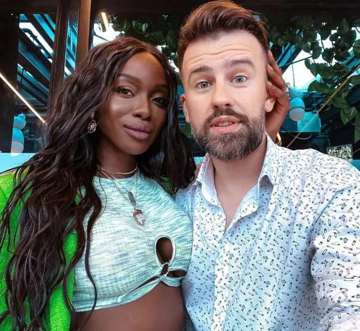 naomi-adaptare-romania-1