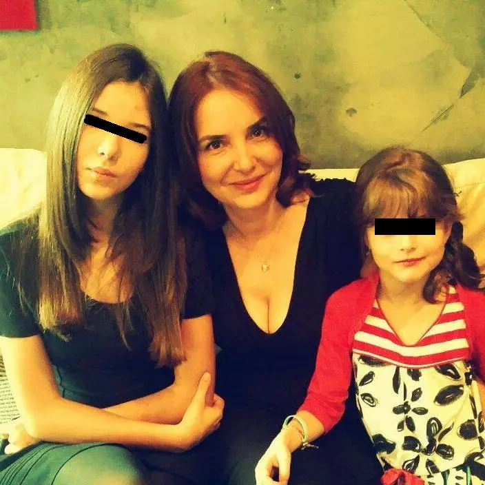 cum-arata-sotia-lui-florin-busuioc-liliana-e-actrita-si-i-a-daruit-doua-fiice-prezentatorului-de-la-pro-tv-1-1