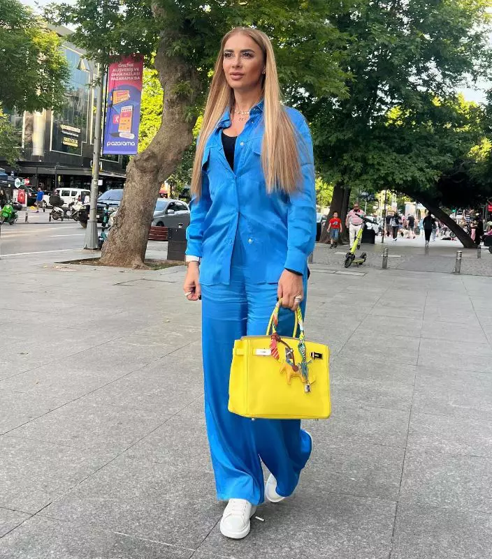 2022-07-12-14_03_45-ANAMARIA-PRODAN-REGHECAMPF-@anamariaprodanreghecampf-•-Instagram-photos-and-vi