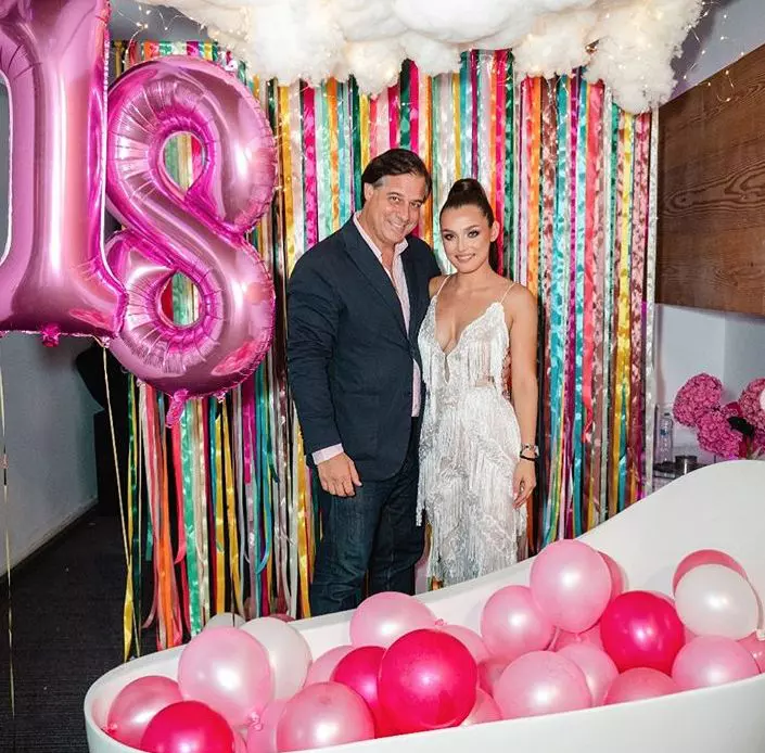 Alexia Eram  si tatal ei