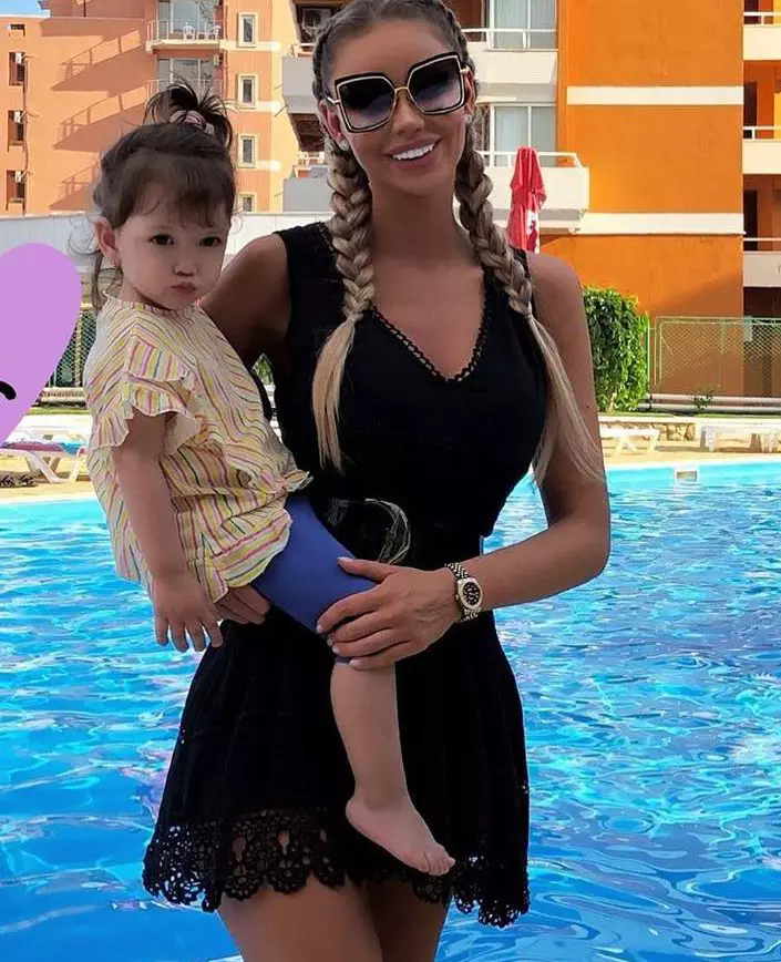 Bianca Drăguşanu şi Victor Slav au o fetiţă, Sofia6542260224n-e1529948297536