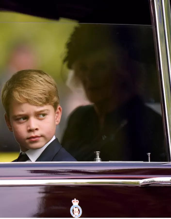 Prințul George și Prințesa Charlotte la înmormântarea Reginei Elisabeta a II-a (3)