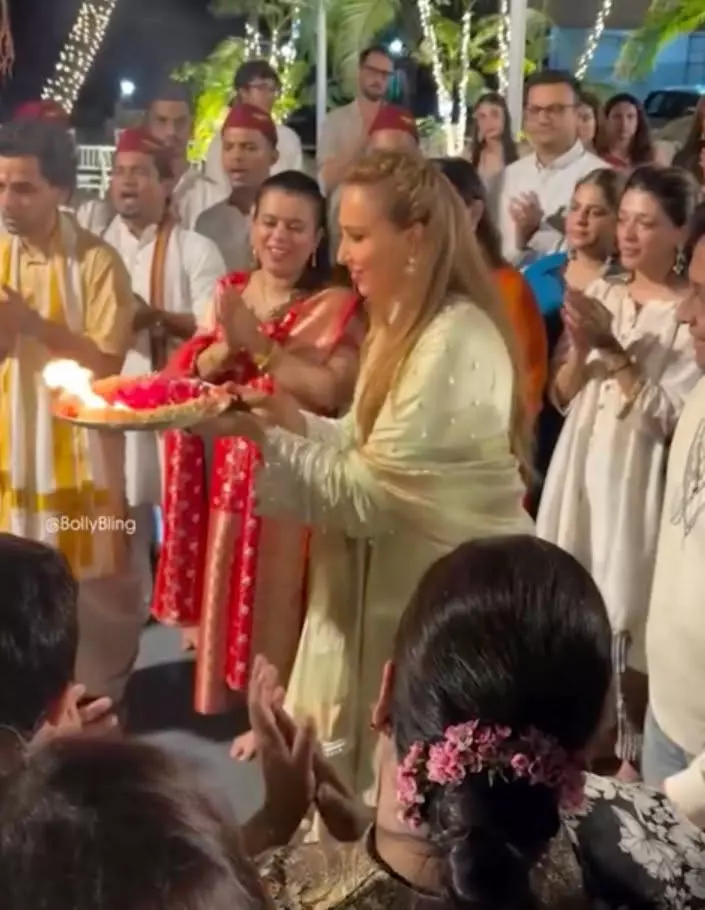 iulia-vantur-salman-khan-ceremonie-india (11)