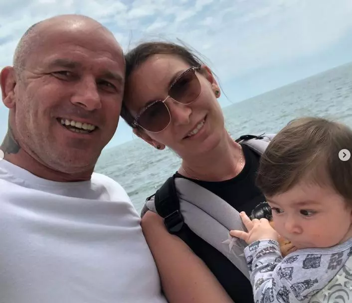 cine-e-sotia-lui-catalin-zmarandescu-4