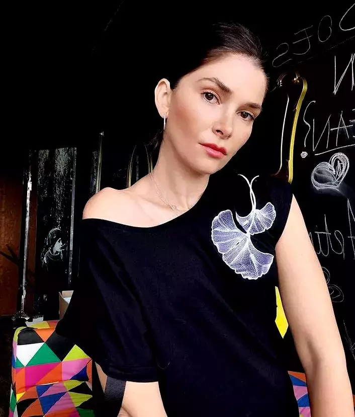 Cine-este-Alina-Puscas-7